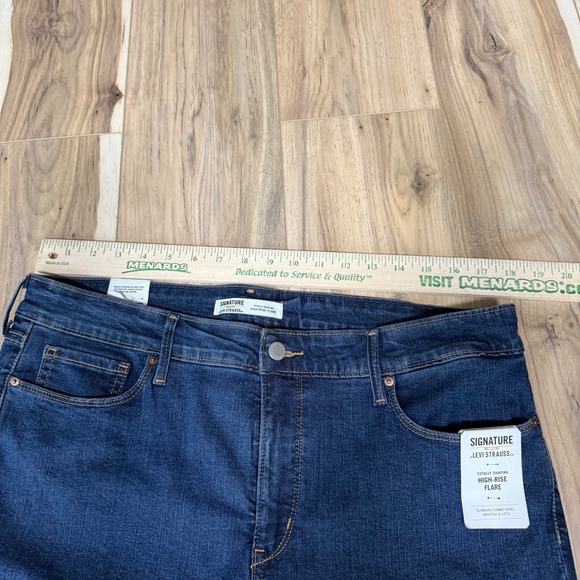 Levi Strauss Signature‎ Women's 16L High Rise Flare Jeans  Dark Wash - Picture 6 of 8